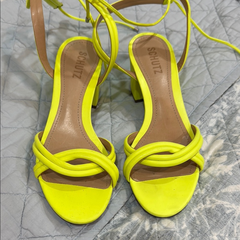 SCHUTZ Yellow Heels Elegant Modern Design